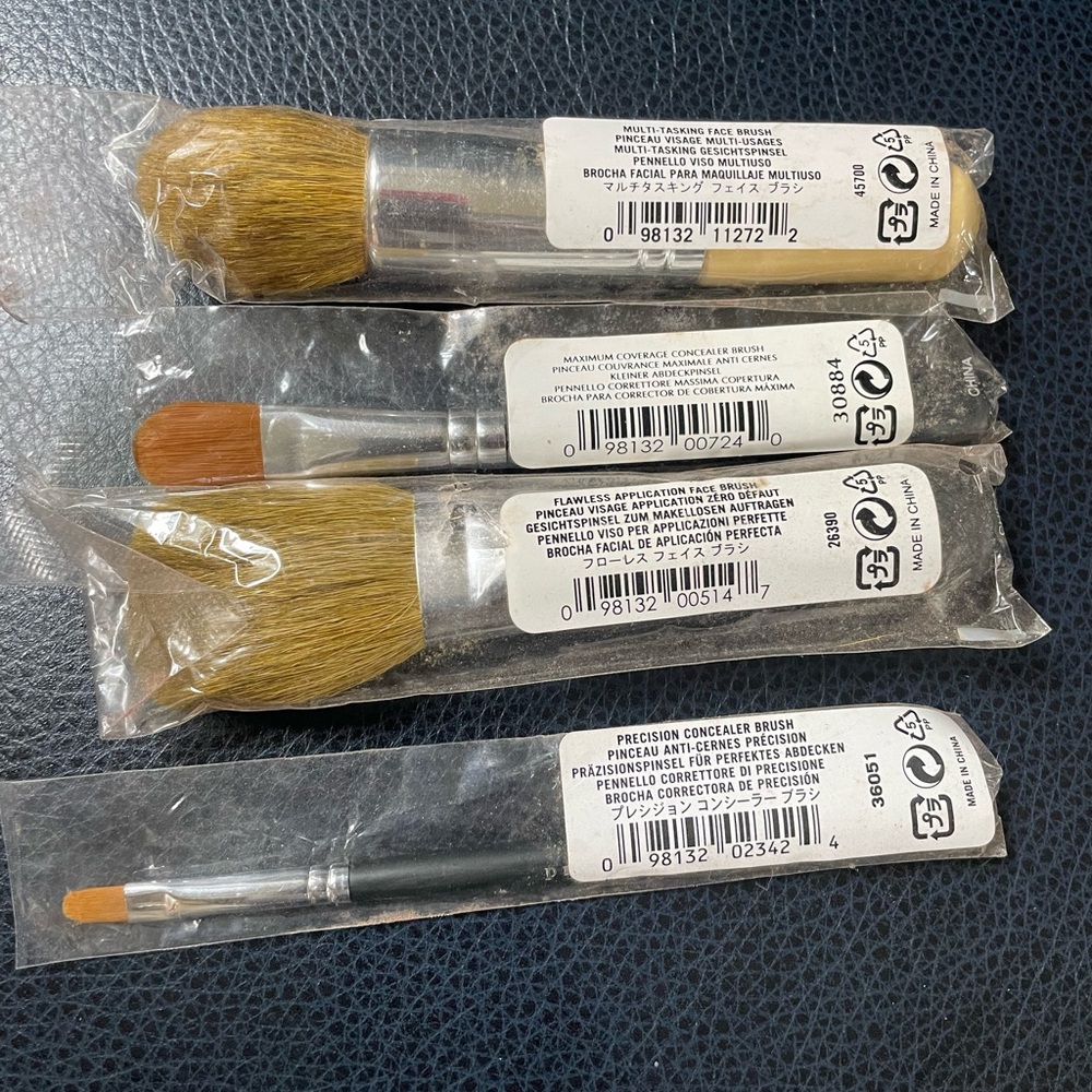 Bare minerals brushes